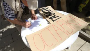 Контрапротестиращи: Президентът да бъде в крак!