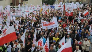 100 000 поляци поискаха оставка на премиера и справедлива политика