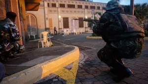 Щурм на армията, поредица от взривове и нова стрелба в мола в Найроби