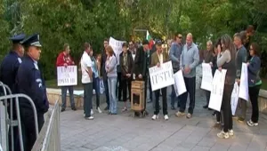 Пловдивчани на протест срещу спрян уличен ремонт