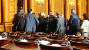 Бойкот на референдума в парламента