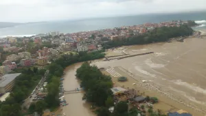 Когато водата се отдръпне, остава калта