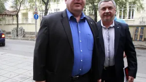 Каракачанов: В някои общности си бият жените, а някъде и жените бият мъжете