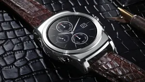 Часовниците с Android Wear ще са съвместими с iPhone
