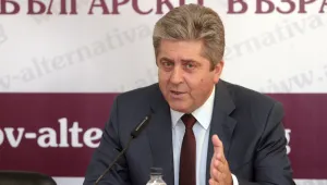 Първанов обвини Запада за бежанската криза