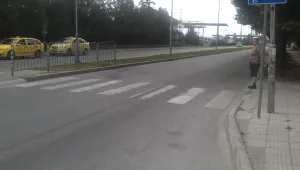 Бус уби възрастен мъж на пешеходна пътека насред Карлово (ВИДЕО)