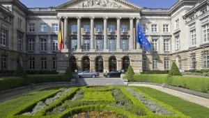Евакуираха белгийския парламент заради бомбена заплаха 