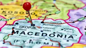Малък самолет се разби край Скопие