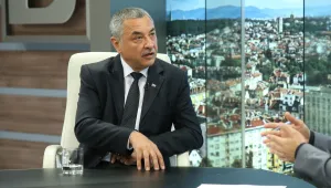 Валери Симеонов: Има канали за прекарване на бежанци, но са малко