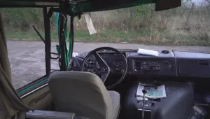 Двама души пострадаха, след като камион удари автобус край Монтана