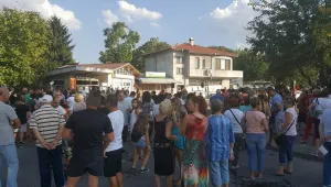 Жителите на пловдивския кв. „Коматево” излязоха на протест 