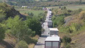 Аварирал тир затвори временно прохода на Републиката