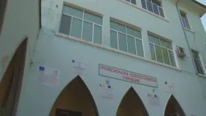 Ученици пребиха учител в гимназия в Садово