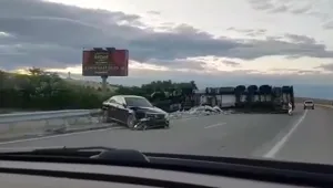 Тир се обърна на АМ „Марица” и затрудни движението (ВИДЕО)