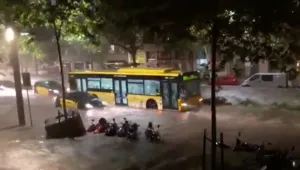 Проливен дъжд наводни Барселона