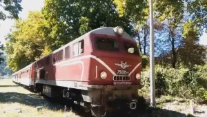 Теснолинейката удари бус във Велинград