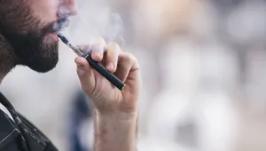 Забраняват електронните цигари в градския транспорт в София
