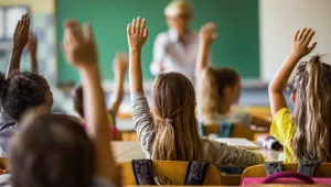 Родените през лятото деца е по-вероятно да развият депресия в училище