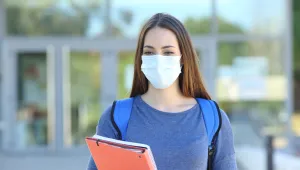 Българските студенти в чужбина: PCR тестове, дистанция и мерене на температура преди да влязат в час