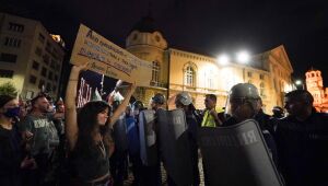 „Велико народно въстание 3“: Напрежение при старата сградата на Народното събрание 