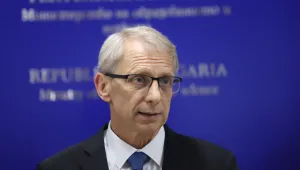 Денков: В момента има второ плато в нивото на заболелите