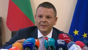 Транспортният министър: Уволних изп. директор на „Морска администрация“