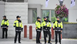 Арестуваха в Южна Корея майката на децата, намерени в куфар 