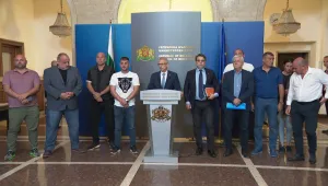Николай Денков: Няма да позволим внос на слънчоглед от Украйна в близкия период