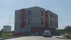 Мъж простреля двама души след скандал, барикадира се в пристройка в Стара Загора (СНИМКИ)