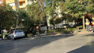 Катастрофа в центъра на София: Две коли се блъснаха при Орлов мост (СНИМКИ)