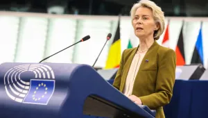 Урсула фон дер Лайен: Авоарите на Русия ще останат блокирани, тя трябва да спре войната и да изплати репарации на Украйна
