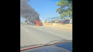 Автомобил изгоря на бул. 