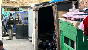 Задържаха в дома им баща, майка и двамата им синове с метамфетамин в Бургас