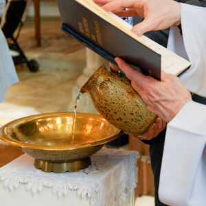 31 декември: Имен ден и почит към двама знаменити християни