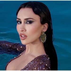 Санта Китана от "Ергенът" 5: Бягах от училище, защото страдах от хранително разстройство (ВИДЕО)