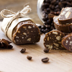 Сладък салам – хитра идея за останалия изсъхнал козунак от Великден