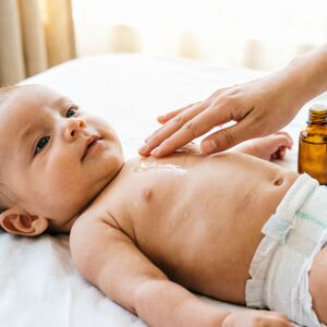 Бебешко олио: видове, ползи и как да изберем най-подходящото