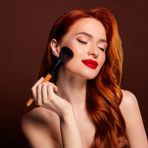 Кафявият руж - абсолютeн топ тренд в грима (СНИМКИ)