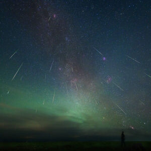Зрелищен пик на Персеидите наблюдаваме днес! Сбъдват ли наистина желания звездите? (ВИДЕО)