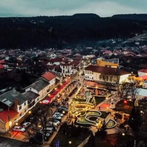 Коледна приказка в село Чавдар: Рок концерти и премиера на книга (ВИДЕО)