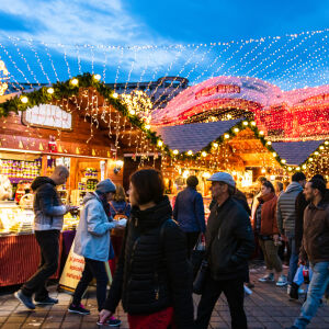 Коледният базар в Букурещ: Ръчно изработени подаръци и вкусни сладкиши 
