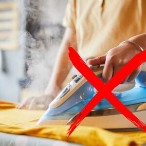 ТОП 8 трика за гладене на дрехи без ютия