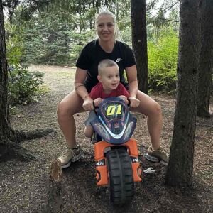 Една баба на 47: Таня Гатева дриблира между две деца, внуче и мечтата да види женския баскетбол в България отново жив (ВИДЕО)