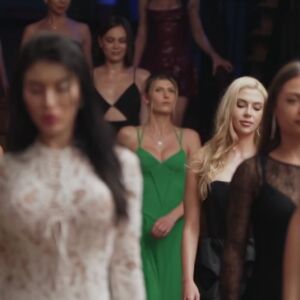 Красиви тоалети, горещи танци и предизвикателства на коктейла в „Ергенът“, еп. 8 (ВИДЕО) 