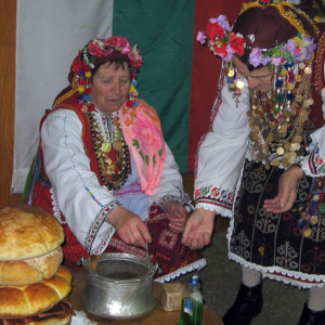 Бабинден: Традиции, обичаи и почит към родилната помощ