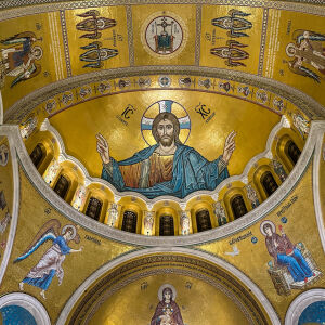 17 ноември: Имен ден и почит към паметта на чудотворец