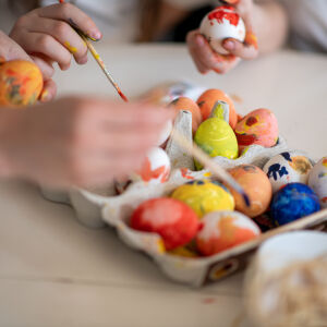 Великден: Забравени техники за боядисване на яйца (ВИДЕО)