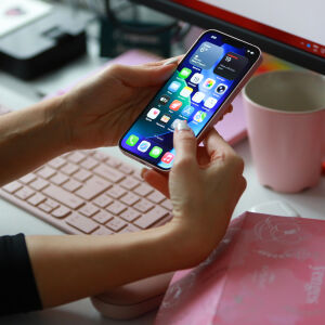 Pink Fever: Смартфонът, който спечели сърцата на модните фенове