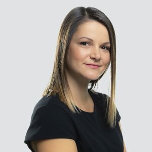 Бистра Момова