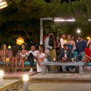 „Евтината, която си сваля гащите.“ И още забавни изказания от „Ергенът: Любов в рая“, еп. 50